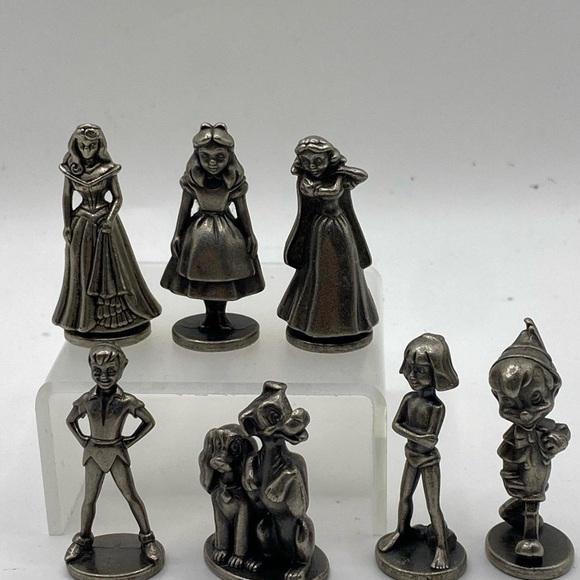Disney Collector's Lot of 7 Monopoly Figures - Picture 2 of 2